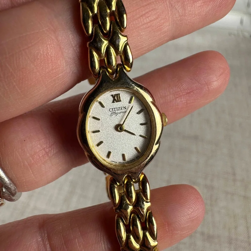 Citizen Elegance Women's Gold Tone Quartz Wristwatch Bracelet – For Repair